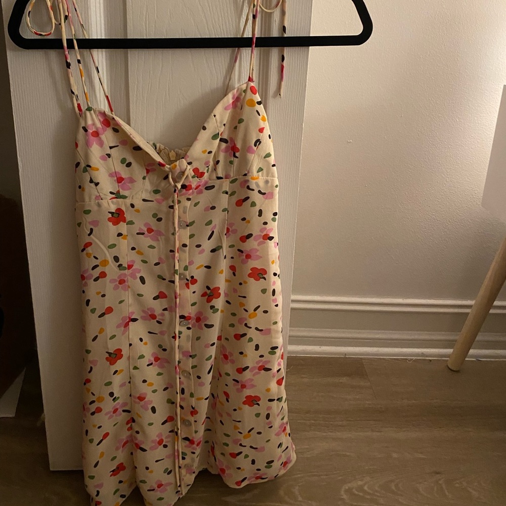 Adorable princess Polly dress with tie straps!